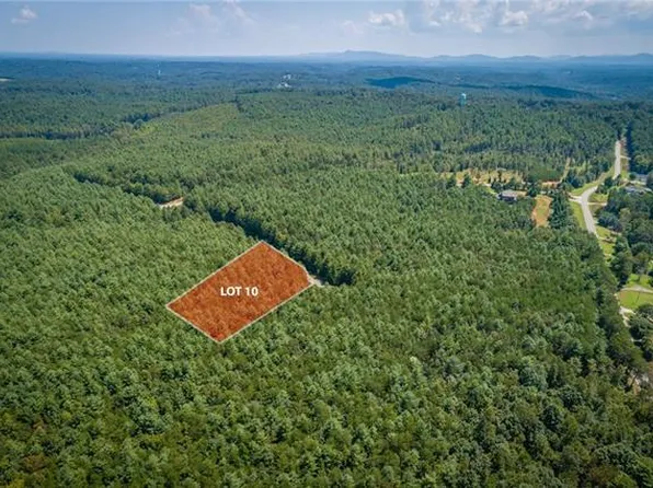 1086 Sale Dr, Morganton, NC 28655