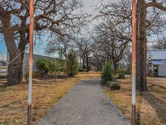 3rd image of 12496 Highway 281