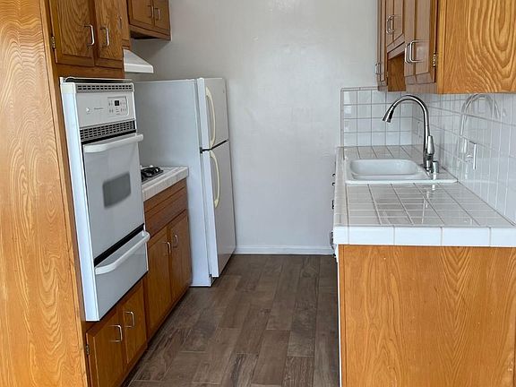 4th image of 829 Euclid St APT 8