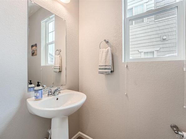 aurora-colorado-295017574 picture