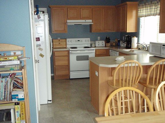 looking form dining into kitchen