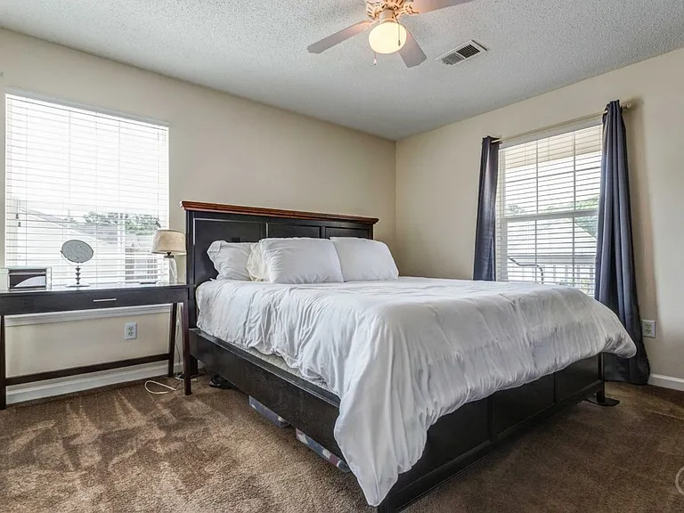 Britt Lake Apartments — Photo 28