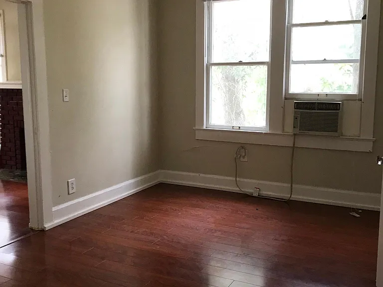 1105 Highland St N #1 — Photo 8