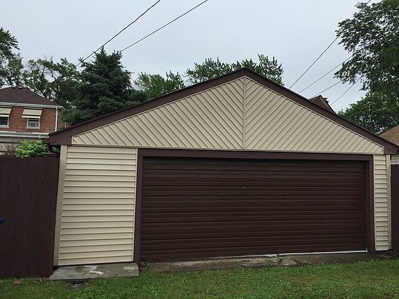5th image of 9618 S Richmond Ave