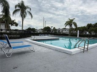 1163 Lake Terry Dr APT J, West Palm Beach, FL 33411