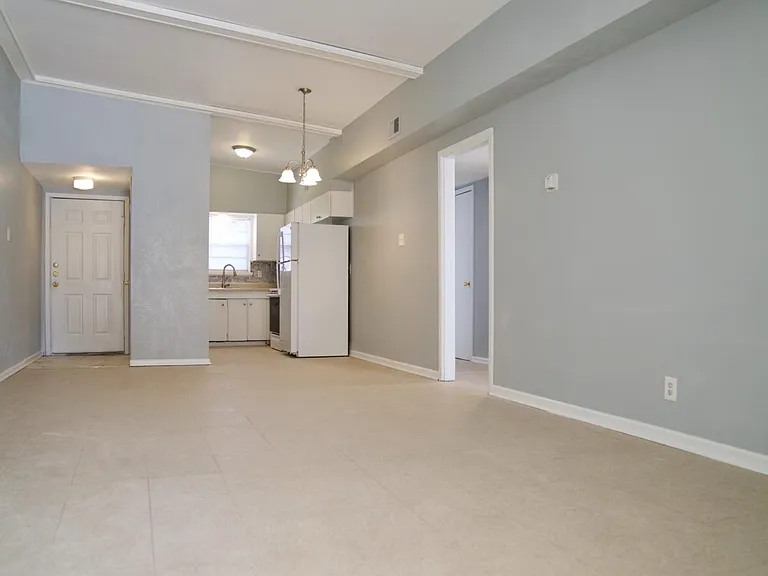 211 Westoak Rd #2 — Photo 1