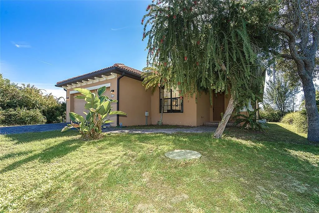 2 bed, 2.0 bath, 1857 sqft, $4,800 — Photo 2