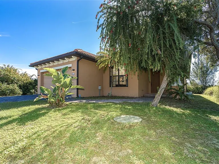 431 Albatross Rd — Photo 2