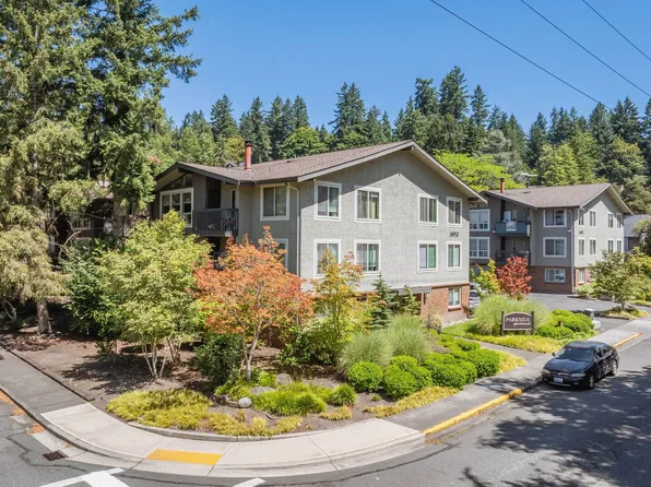 Quiet Family-Friendly Living In Downtown Redmond