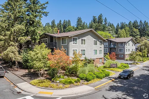 Quiet Family-Friendly Living In Downtown Redmond Photo 1