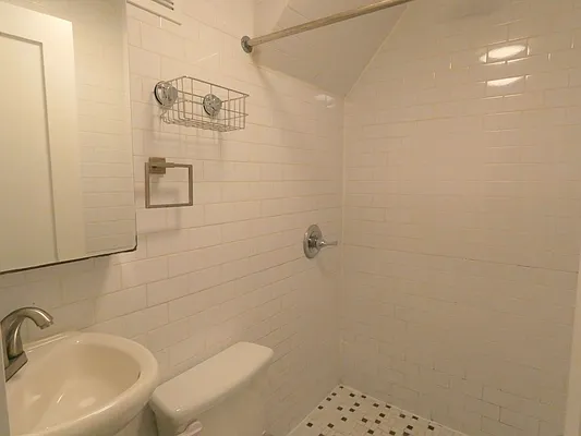 Rented by Karten Real Estate Services LLC | media 20