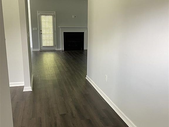 4th image of 284 Autumn Glen Dr
