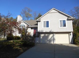 4517 NW Pennington Ln, Blue Springs, MO 64015
