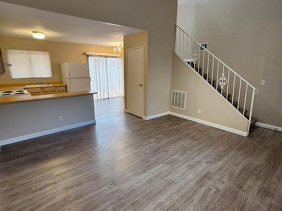 3rd image of 5205 Gray Ln APT D