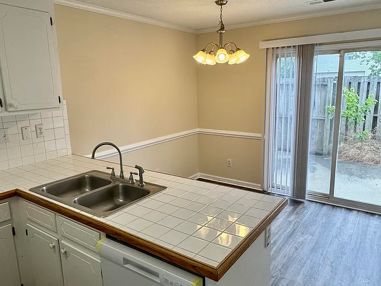 3951 Sterling Pointe Dr #OOO6 — Photo 5