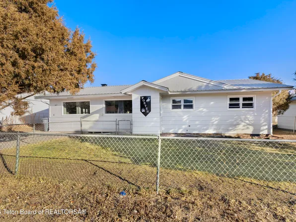 407 N 1st St, Dubois, WY 82513