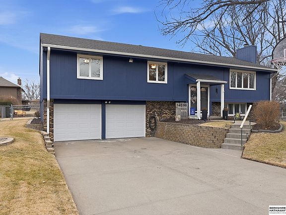 3rd image of 14210 Woolworth Cir