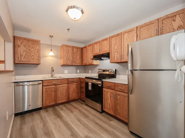 300 Candlewood Park #12, Nashua, NH 03062