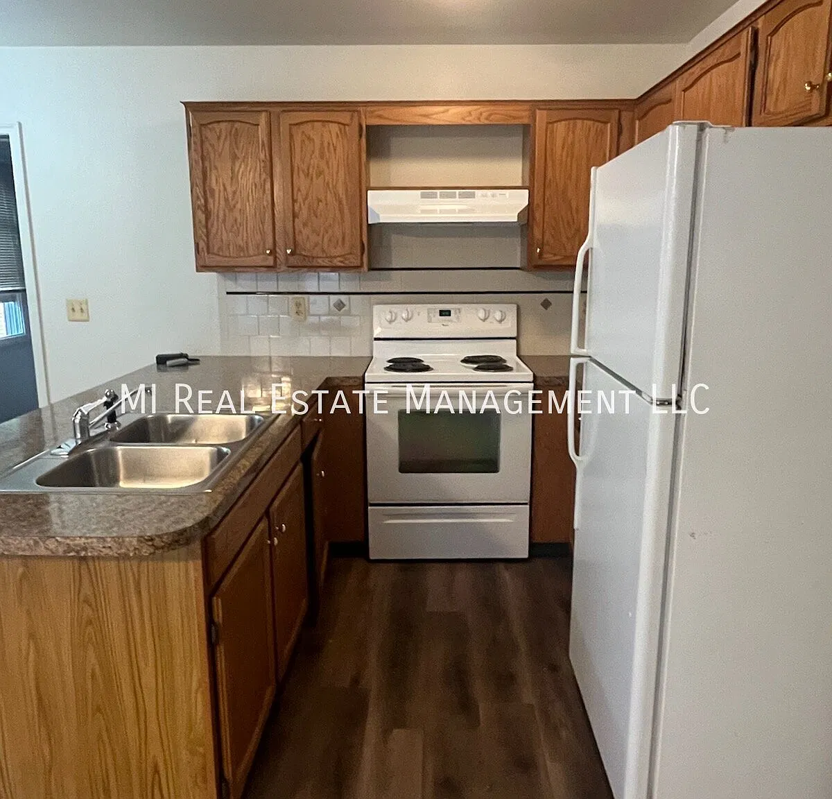 2 bed, 1.0 bath, 1000 sqft, $1,295 — Photo 2