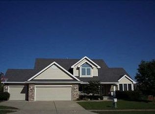 109 57th Ct, West Des Moines, IA 50266