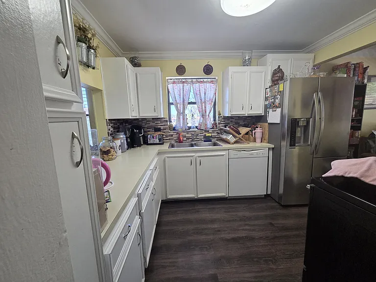 5975 Forest Hill Blvd — Photo 3