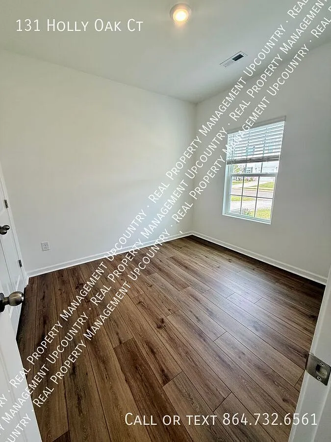 Townhome for Rent with Spacious Loft — Photo 3