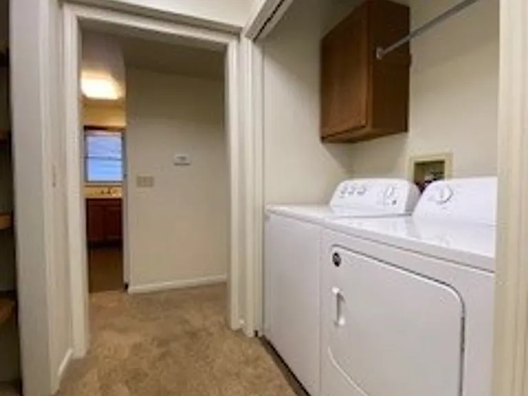 124 S Silverwood Ln — Photo 18