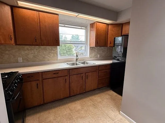 522 Liberty St #2 — Photo 5