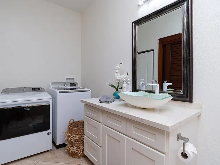5017 Kalanianaole Hwy — Photo 28
