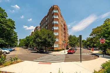 601 Pelham Parkway North