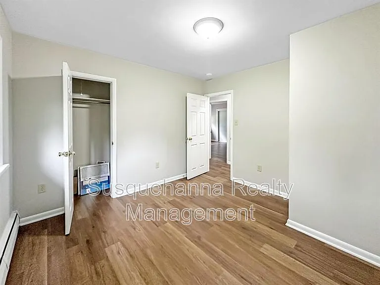 215 Division St — Photo 17
