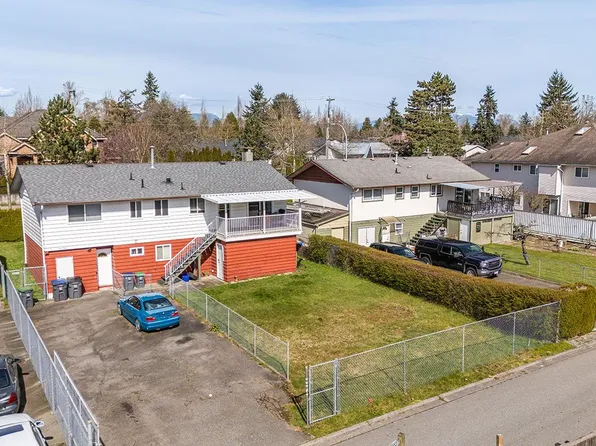 14058 72nd Ave, Surrey, BC V3W 2P8