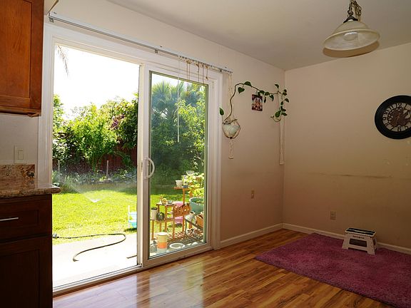 5th image of 639 Sonoma Ave
