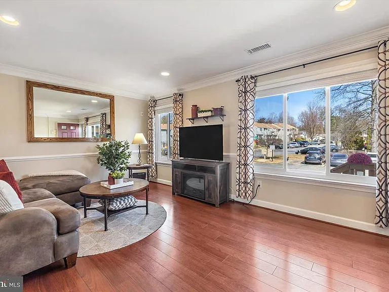 2208 Notely Ln — Photo 2