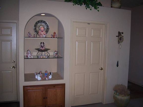 Arched niche Liv. Room
