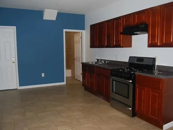 29 Alexander St #3A, Newark, NJ 07106