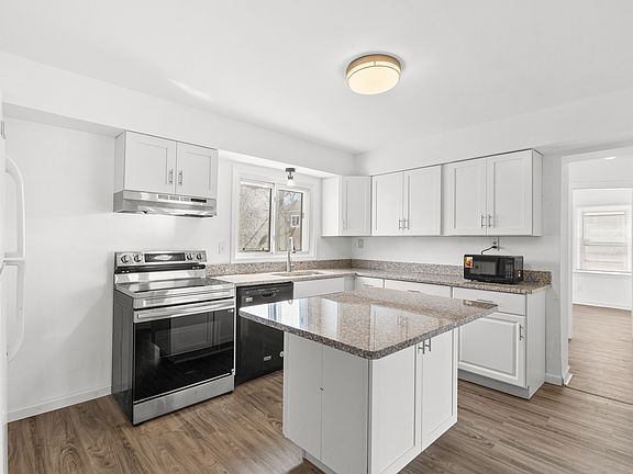 3rd image of 4406 Lindscott Ave