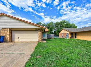1020 Parkview Dr, Midwest City, OK 73110