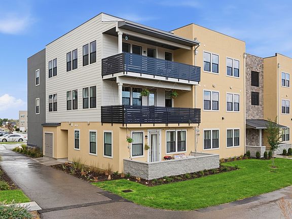 2nd image of 736 W Blue Magic Ln #204