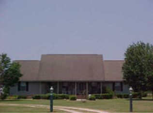 1718 Peacock Dairy Rd, Blackshear, GA 31516