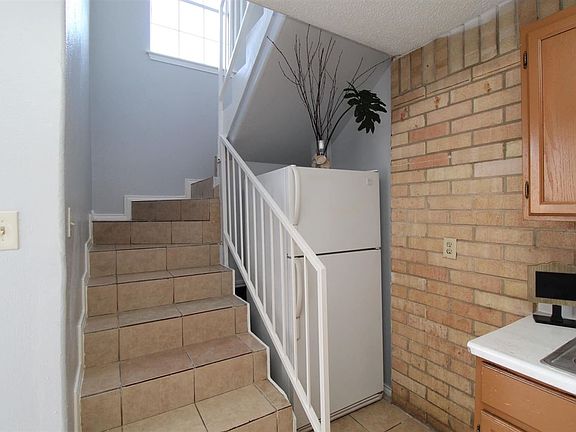 5th image of 311 Soria Dr APT 1