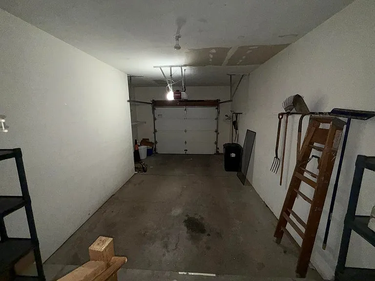 741 Woods Ct — Photo 26