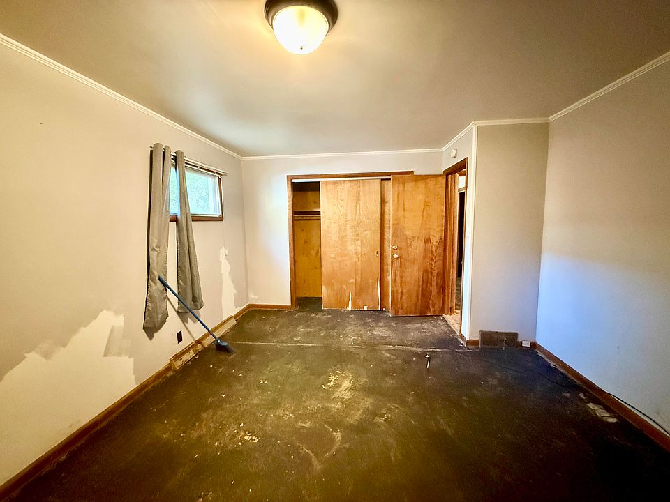 10th image of 651 Dillon St