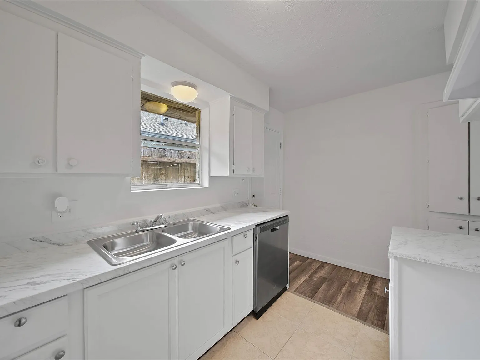 2 bed, 1.0 bath, 1025 sqft, $1,350 — Photo 4