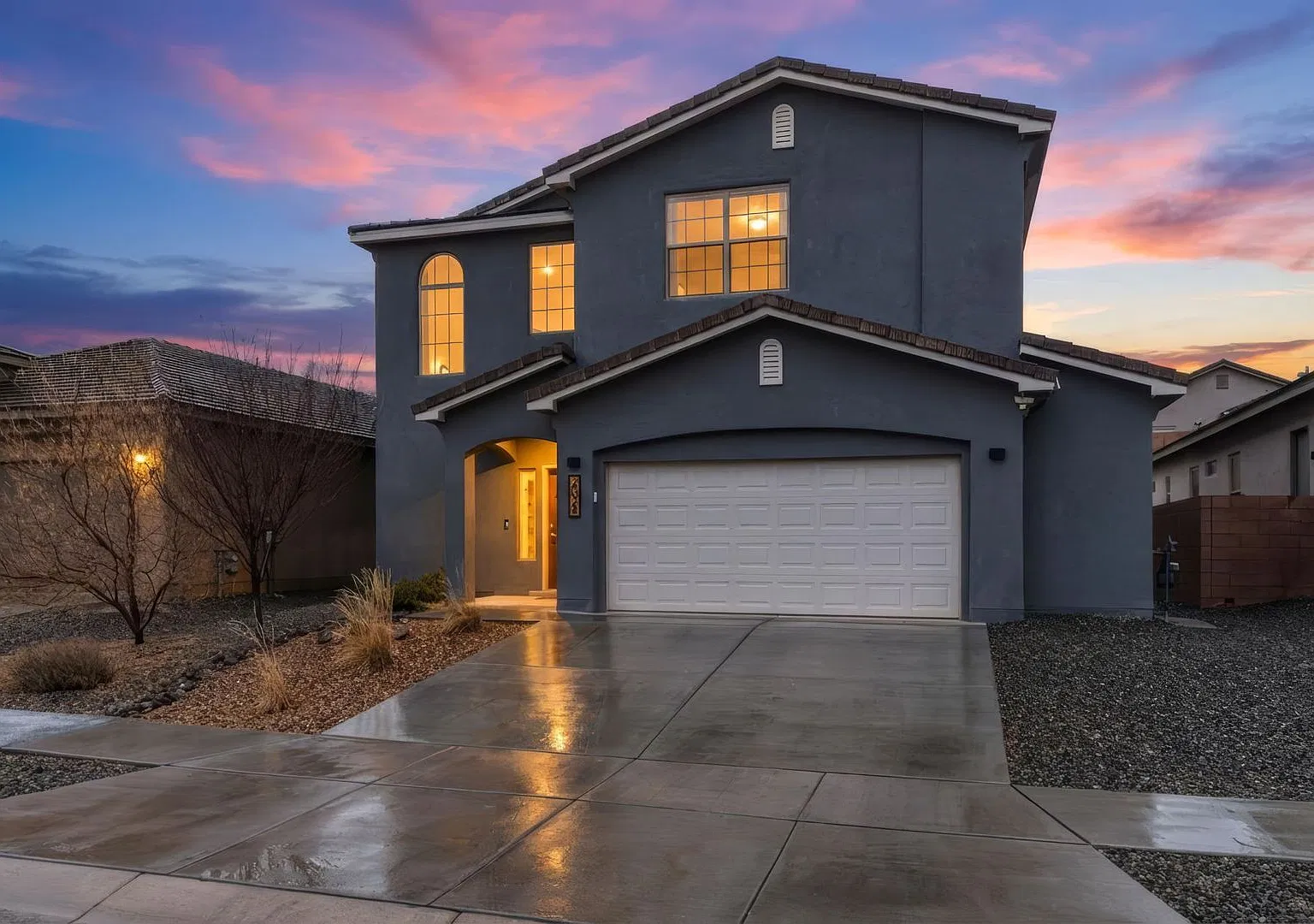 Beautiful 4 bedroom 3 bath home — Photo 1