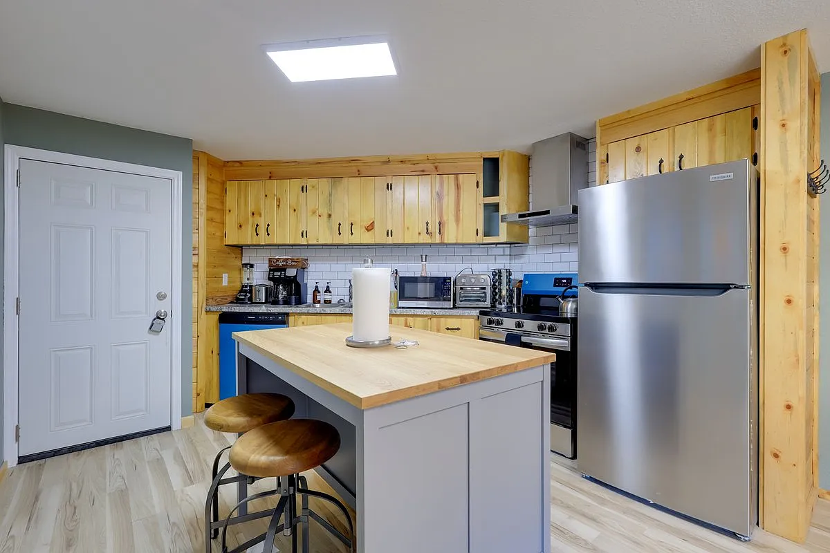 1 bed, 900 sqft, $1,500 — Photo 2