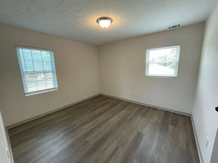 8919 Yarmouth Dr — Photo 18