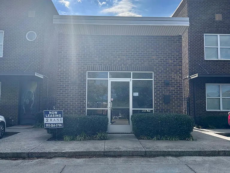 425 Sutherland View Way — Photo 8