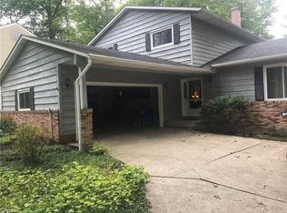 361 Chelmsford Dr, Aurora, OH