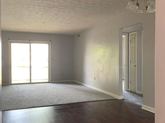 3rd image of 22028 Oxford Ct #B-10
